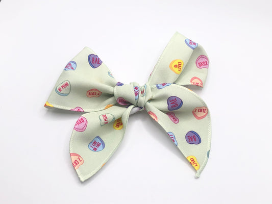 conversation candy bow